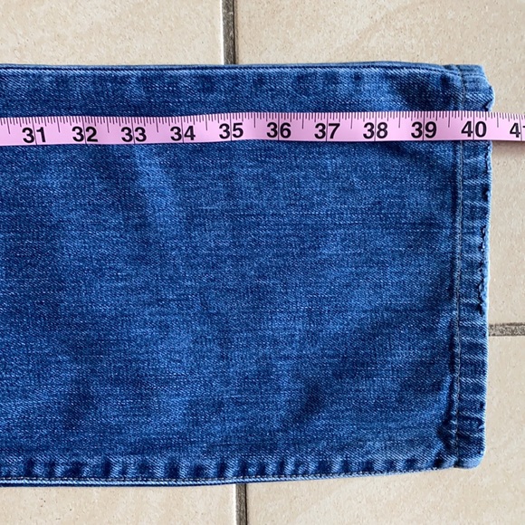 Blue Jeans - slight distress - Picture 5 of 11